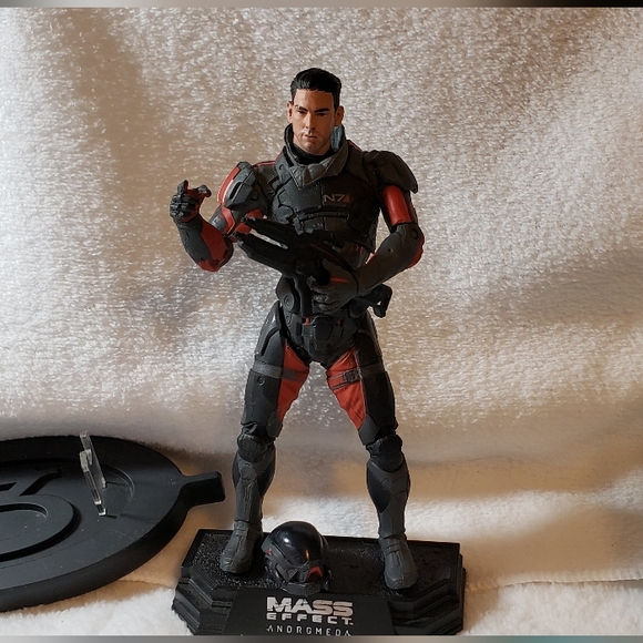 MCFARLANE MASS EFFECT ANDROMEDA SCOTT RYDER 7" ACTION FIGURE - Picture 1 of 12